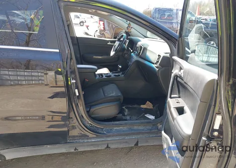 2019 Kia Sportage Lx z USA, uszkodzony, nr VIN KNDPMCAC4K7606263